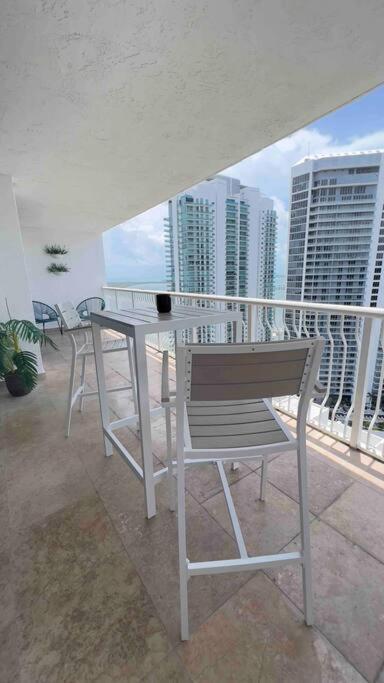 Apartamento Brickell Center W/city & Bay View + Free Parking!
